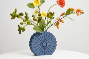 Decorative flower Vase| Unique decorative vase| Graceful flower-shaped Vase| Sophisticated Decoration| Stunning decor